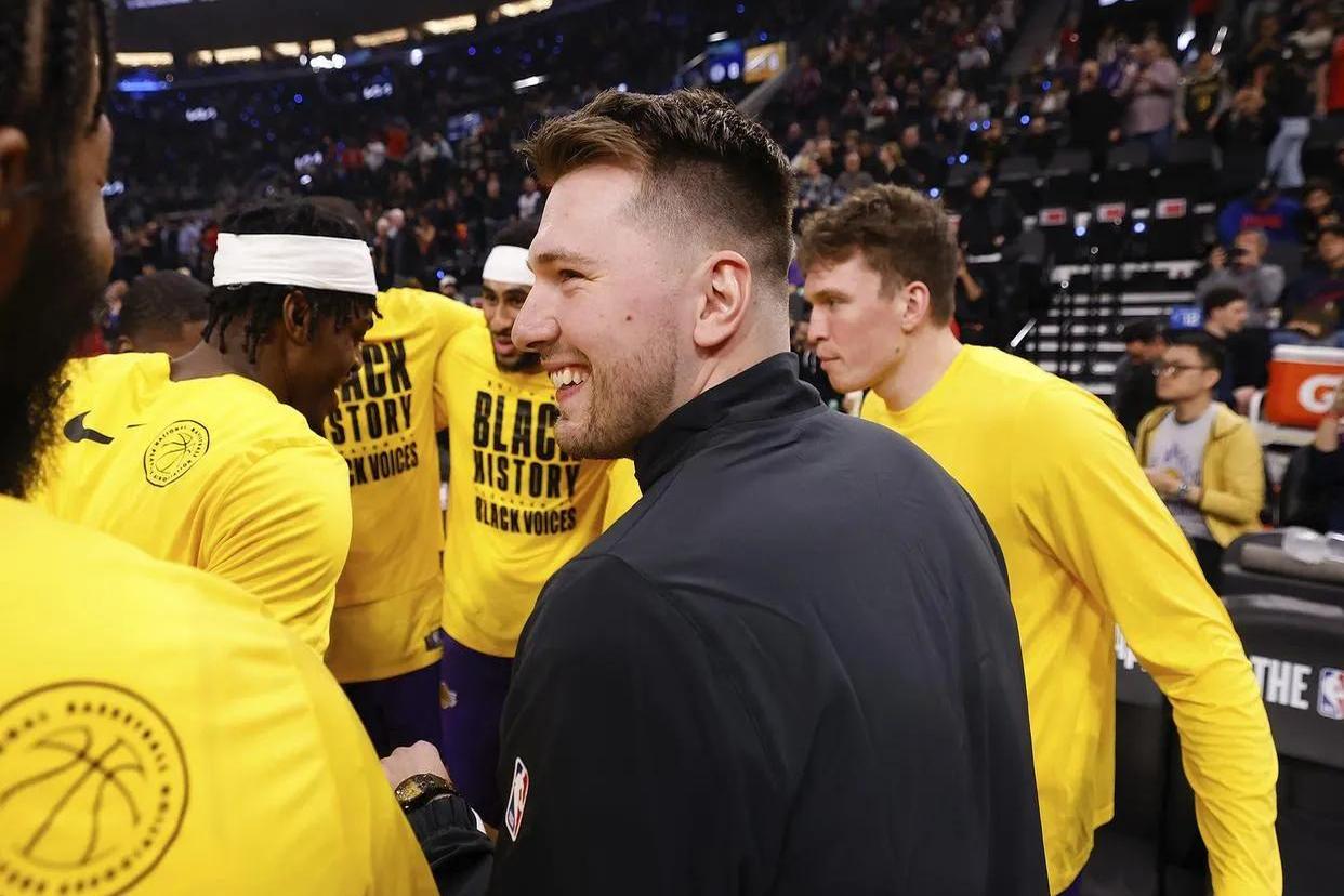 格林官方公布新规，约基奇引发争议，助攻爆棚球迷热议！的简单介绍