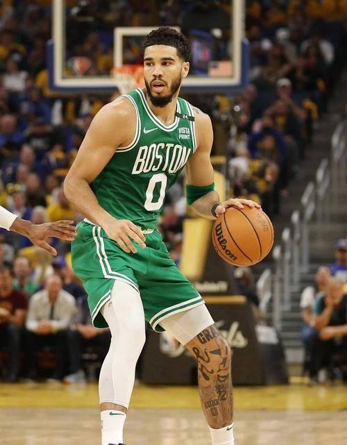 鹈鹕爆发新星，塔图姆刷新纪录，三连败球队迎来希望！