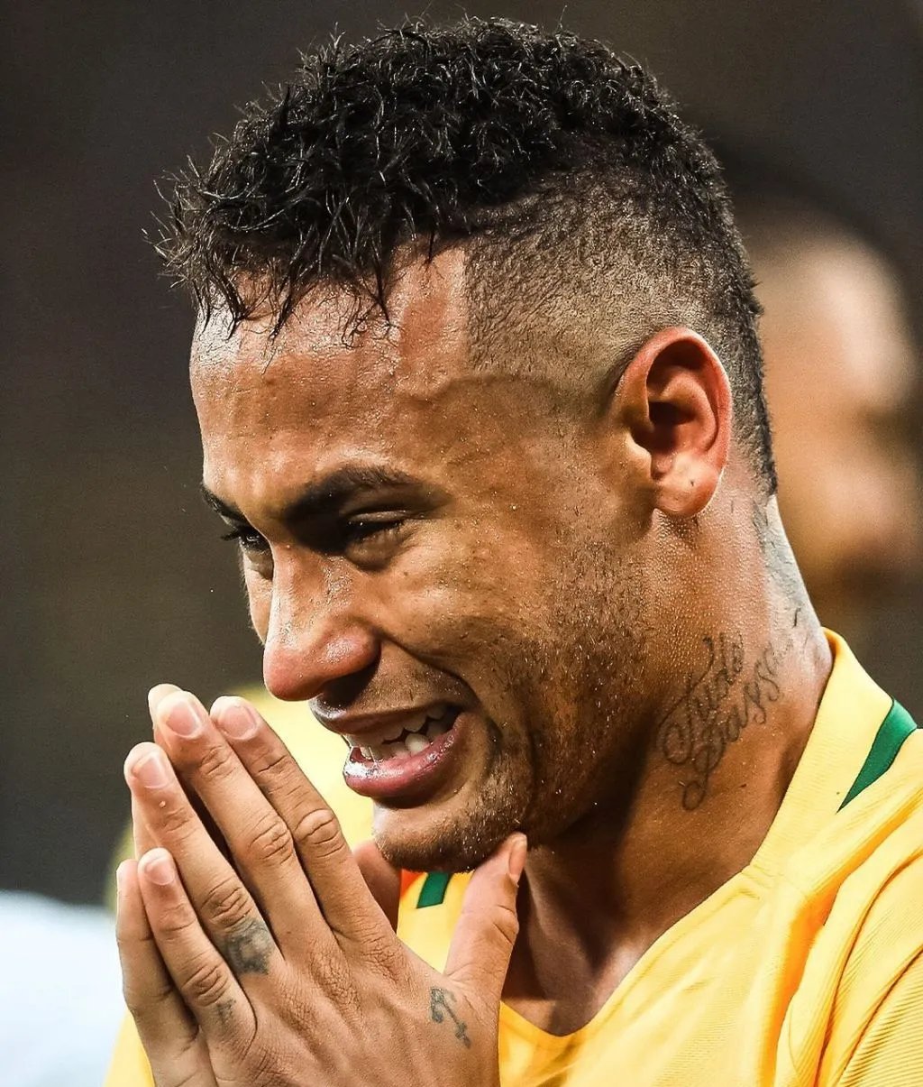 关于内马尔迎来十赛季出色发挥，湖人观众热烈欢呼！的信息