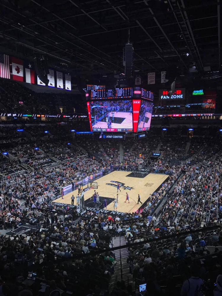 包含亚洲杯八强战对决在即!切尔西演练定位球,圣安东尼奥马刺密集防守应对的词条